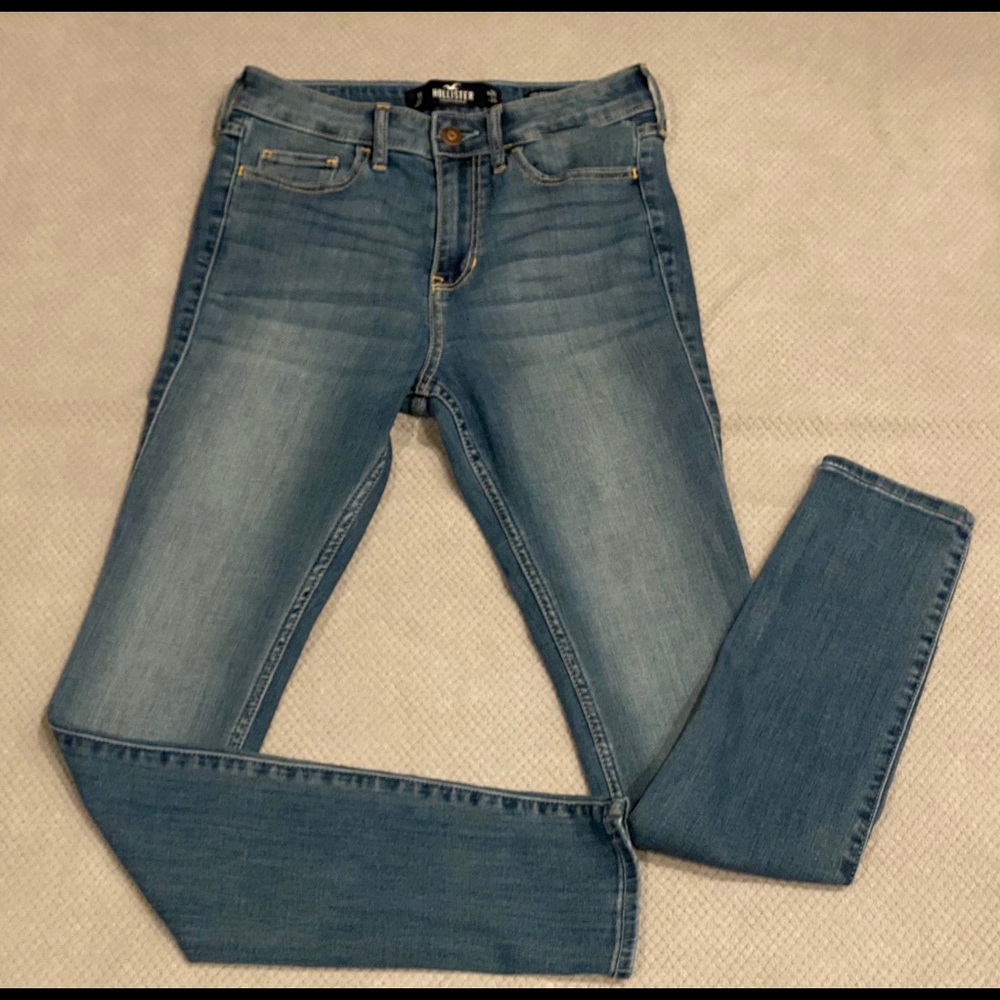 Woman’s brand new high rise super skinny jeans 👖